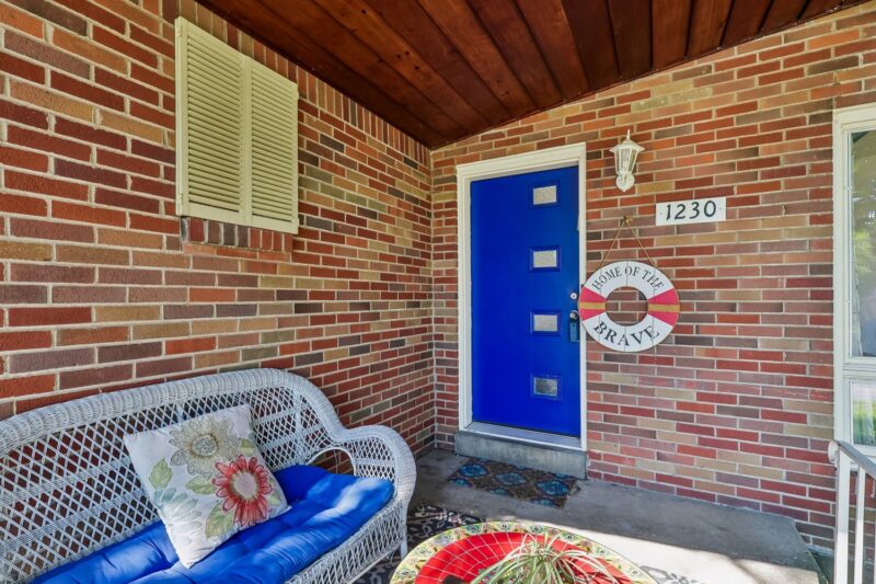 1230 Northwestern DRIVE — photo 2