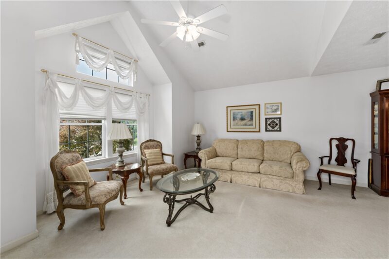 112 Sedeca Dr — photo 2