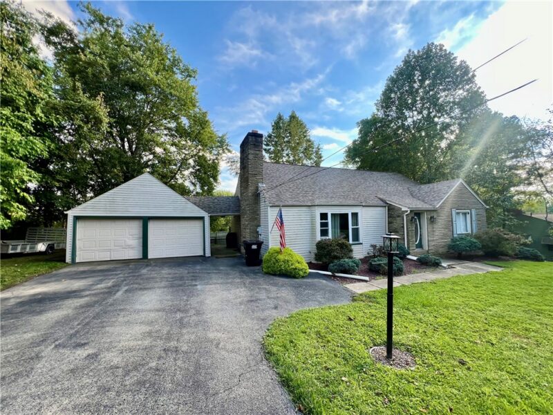 129 Upland Dr — photo 3