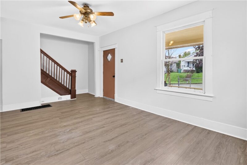 565 Broad St — photo 7