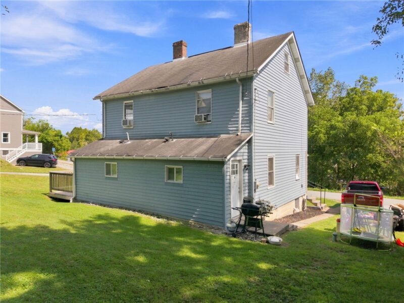 247 Maple St — photo 2