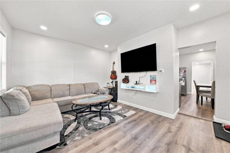 247 Maple St — photo 4