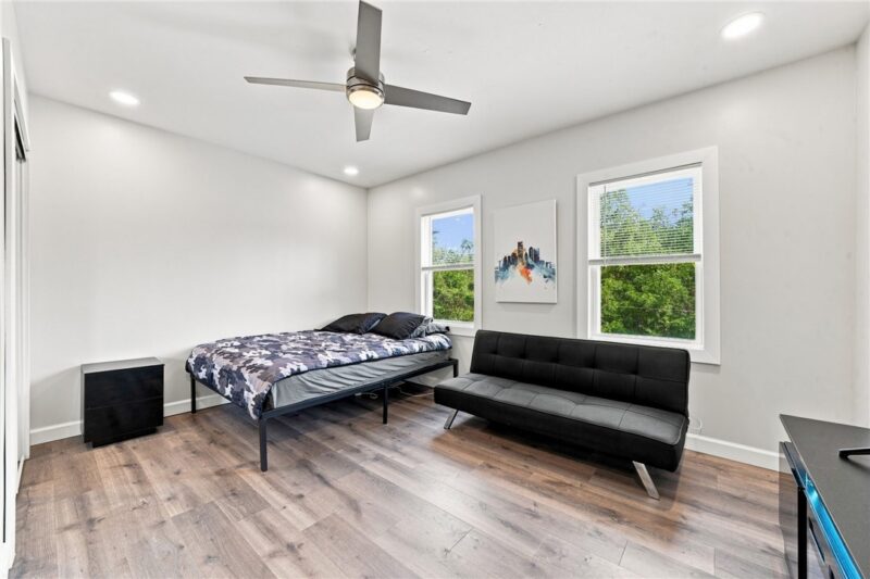 247 Maple St — photo 8
