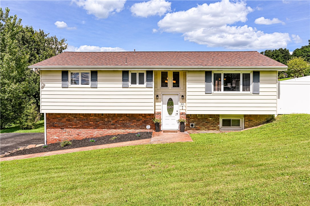 421 Hillcrest Dr — photo 1