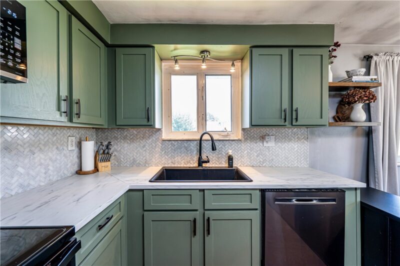 421 Hillcrest Dr — photo 4