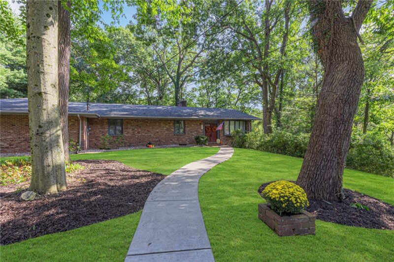 261 Geneva Dr — photo 4