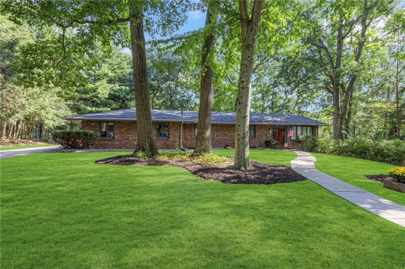 261 Geneva Dr — photo 6