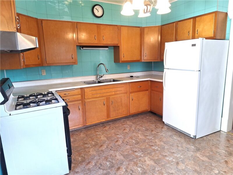712 Line Ave — photo 4