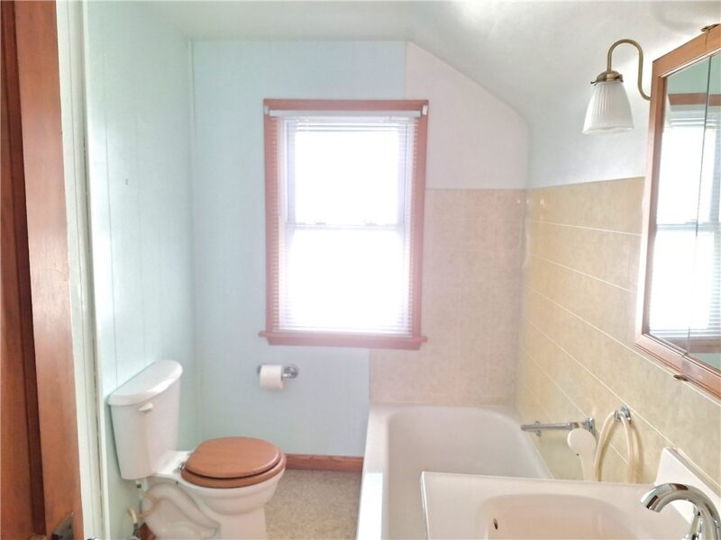 712 Line Ave — photo 8