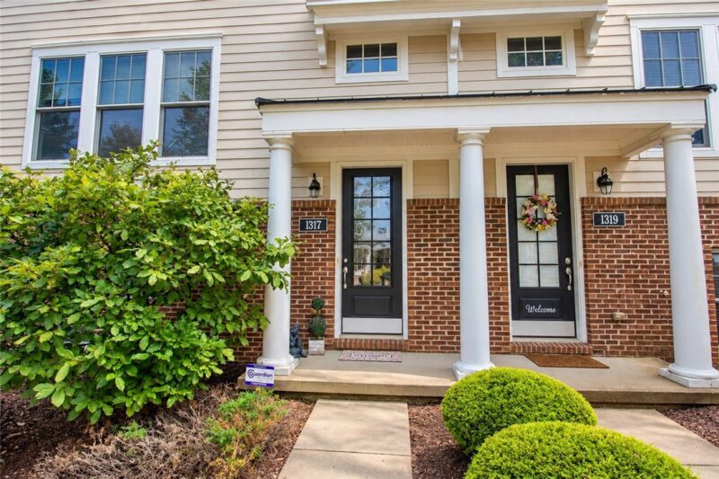 1317 Village Ln — photo 3