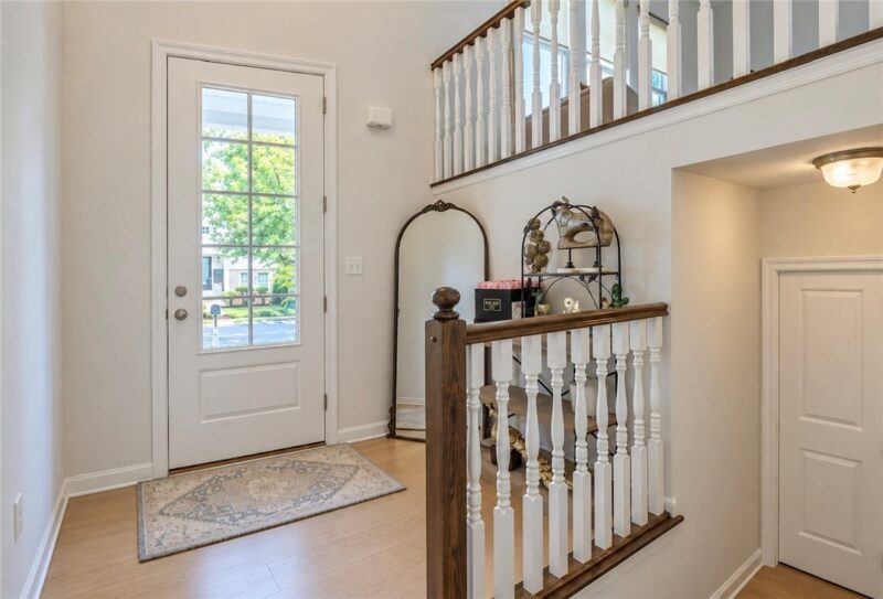 1317 Village Ln — photo 5