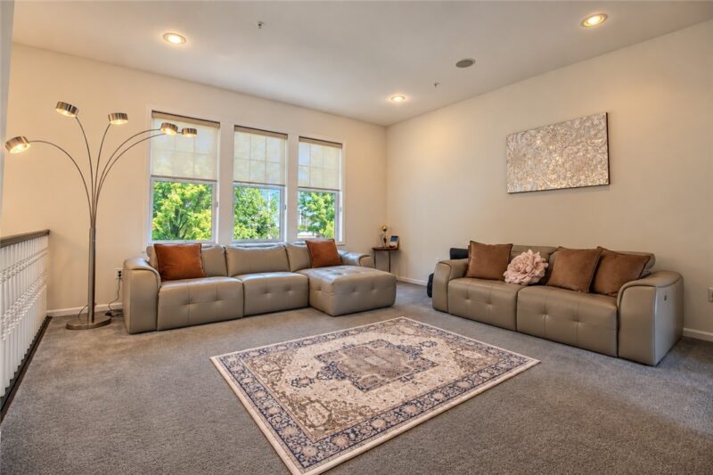 1317 Village Ln — photo 6