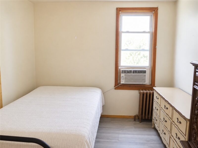 579 Kendall — photo 7