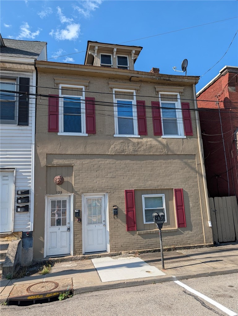 123 Grant Ave — photo 1