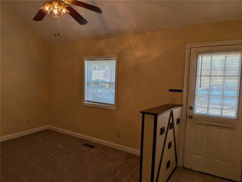 123 Grant Ave — photo 2