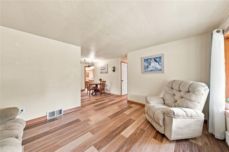402 Hochberg Rd — photo 5
