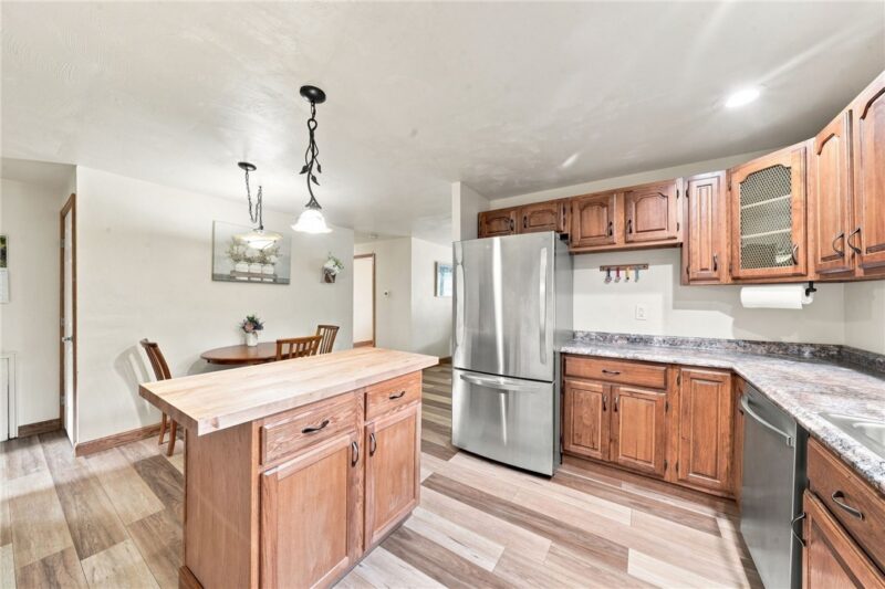 402 Hochberg Rd — photo 6