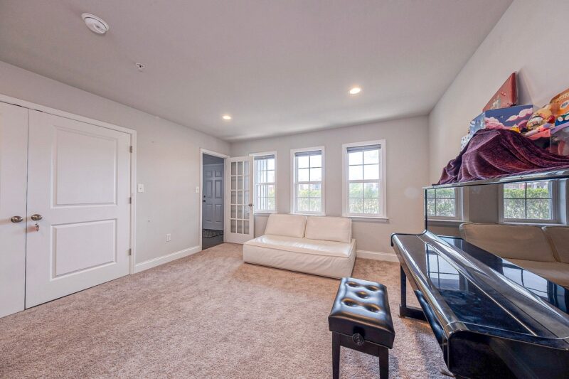 119 Meeder LANE — photo 7