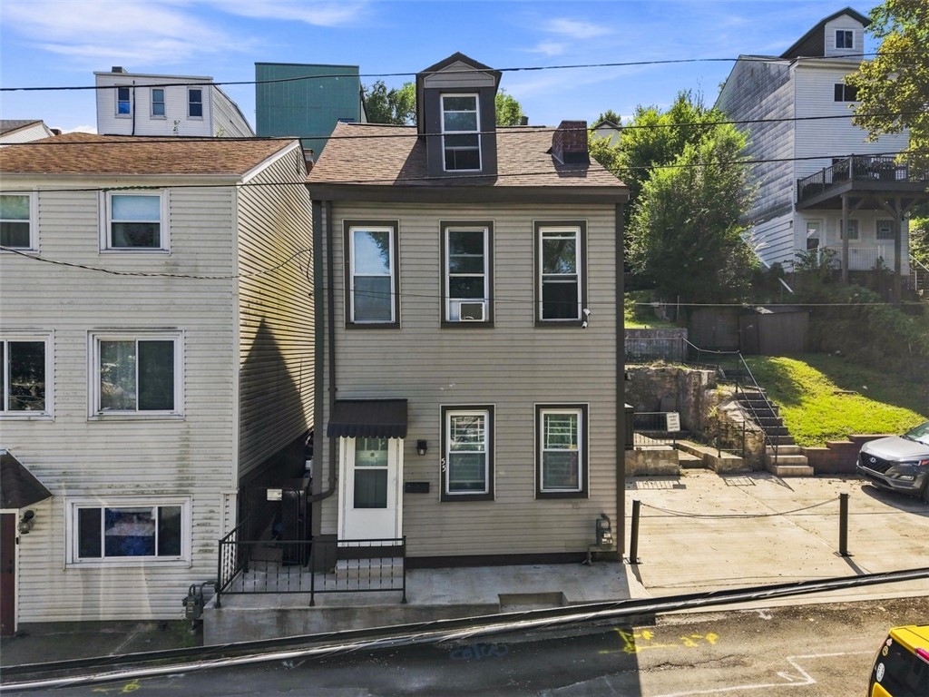55 Roscoe St — photo 1