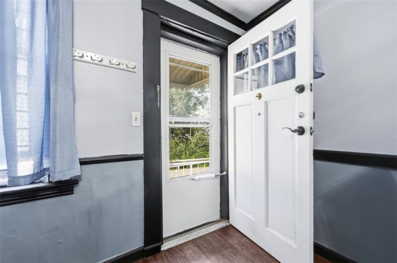55 Roscoe St — photo 4