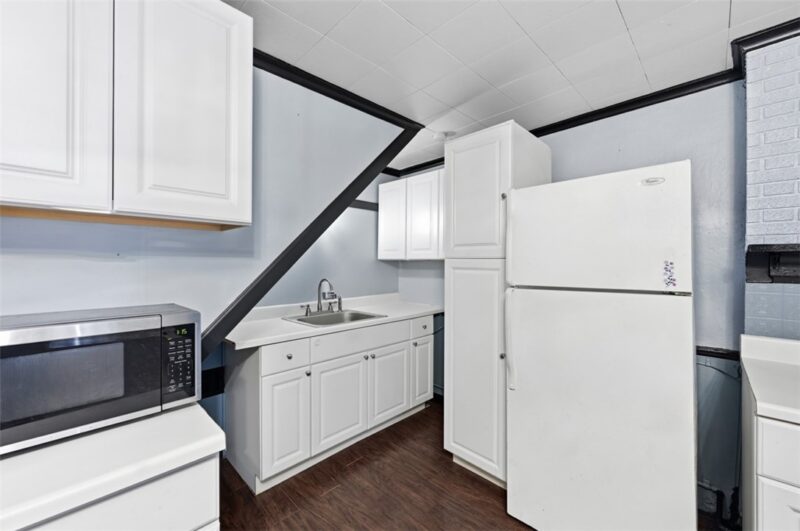 55 Roscoe St — photo 8