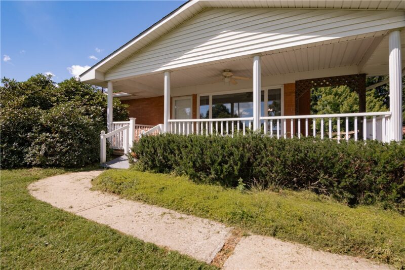 125 Baldwin Rd — photo 2