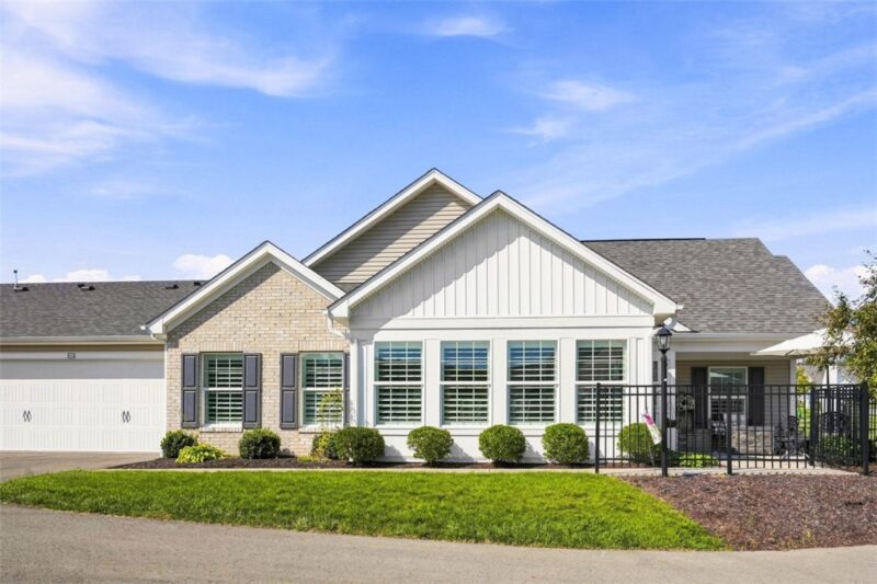 1111 Sandy Ridge Dr — photo 3