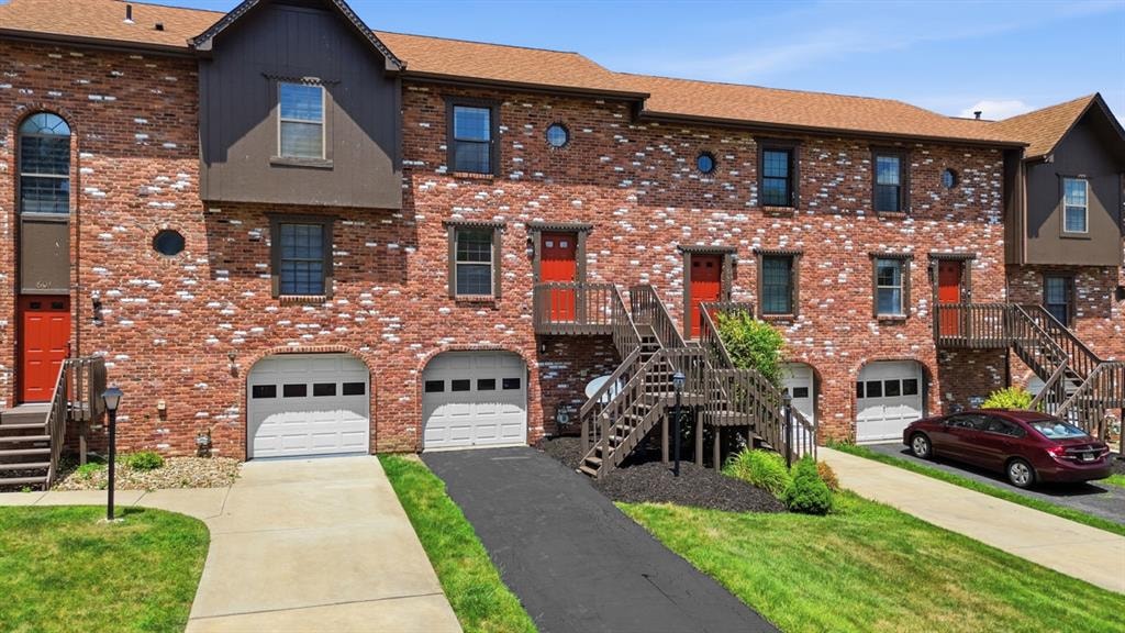 602 Sunset CIRCLE — photo 1