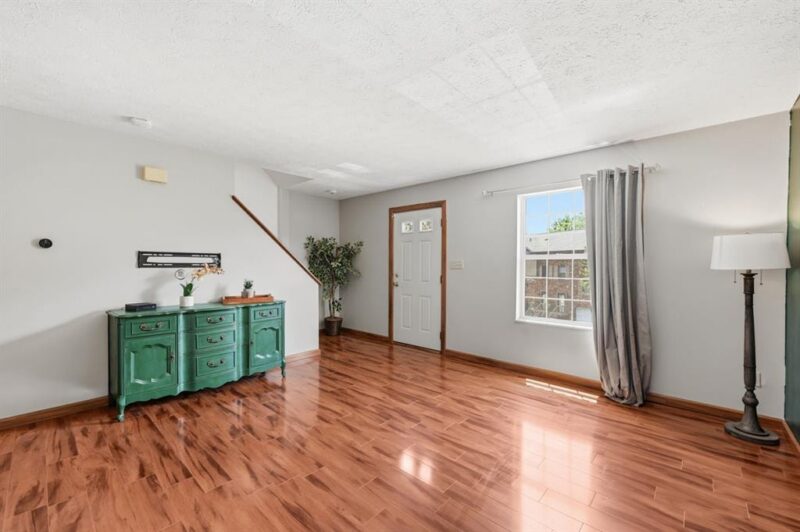 602 Sunset CIRCLE — photo 5