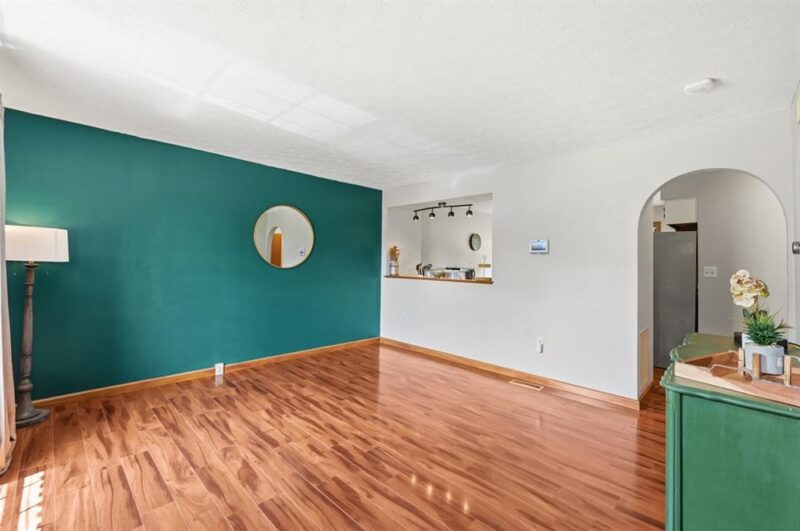 602 Sunset CIRCLE — photo 7