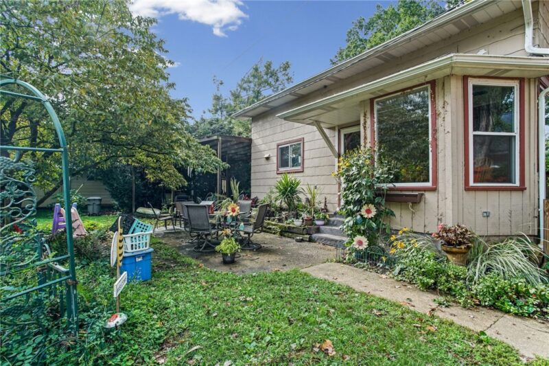 235 Country Club Dr — photo 2