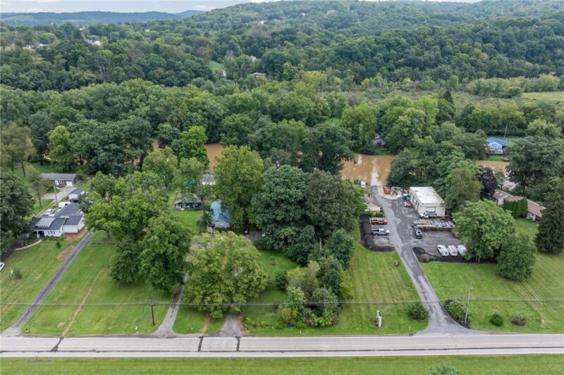 235 Country Club Dr — photo 4