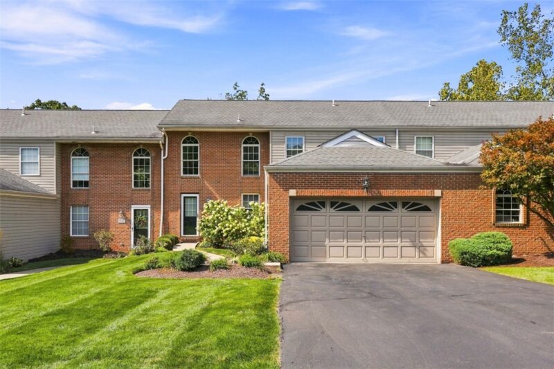 7049 Clubview Dr — photo 2