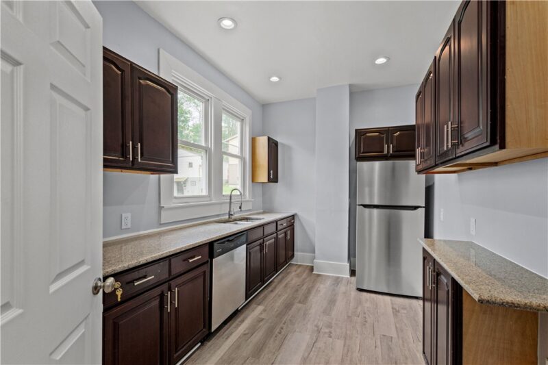 138 Linnview — photo 4