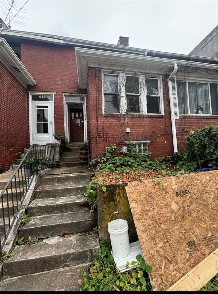 2926 Webster Ave — photo 1