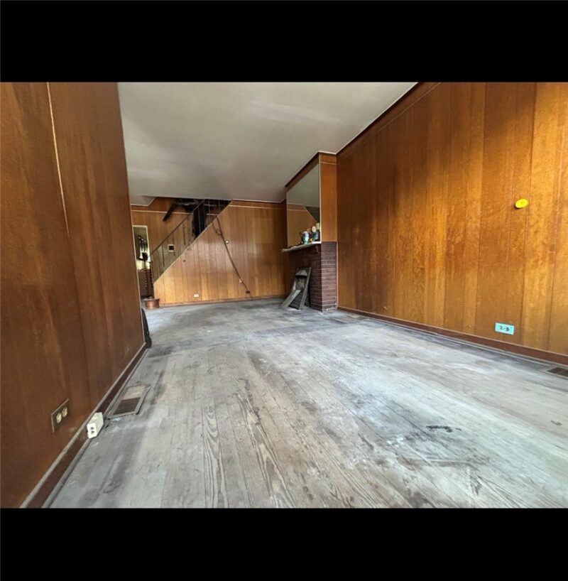 2926 Webster Ave — photo 4
