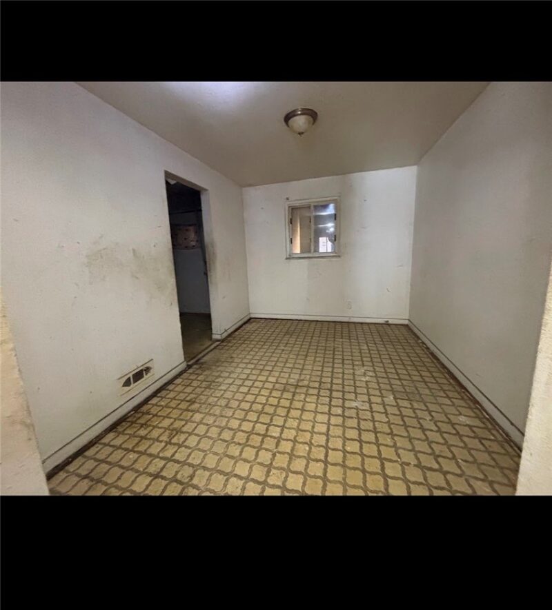 2526 Bedford Ave — photo 4