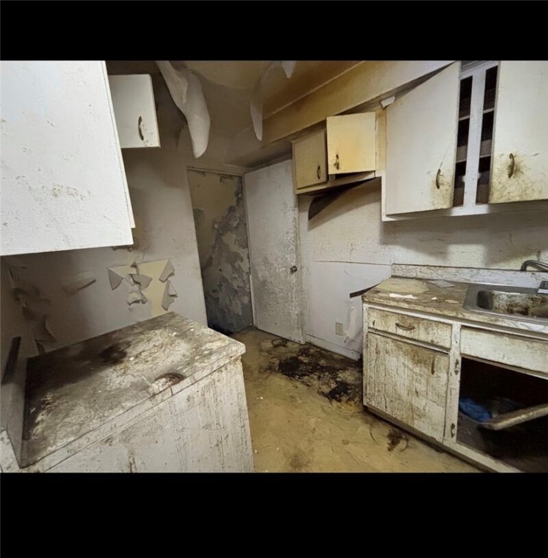 2526 Bedford Ave — photo 5