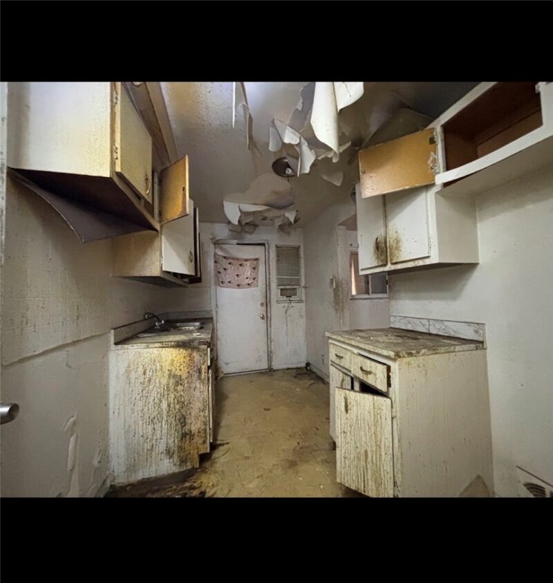2526 Bedford Ave — photo 6