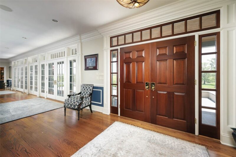 131 Tyburn LANE — photo 4