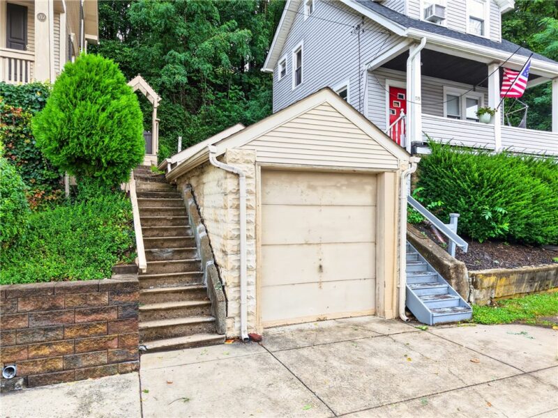 717 12th Ave. — photo 3