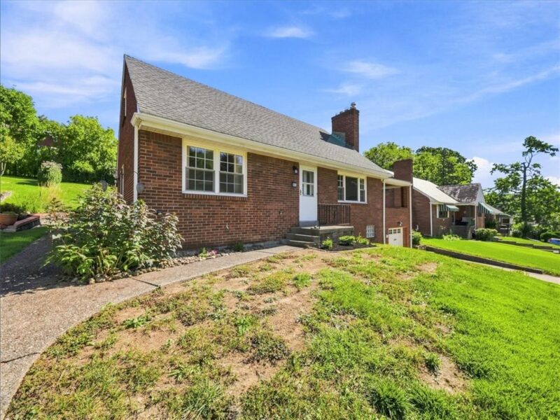 851 Baldwin St — photo 3