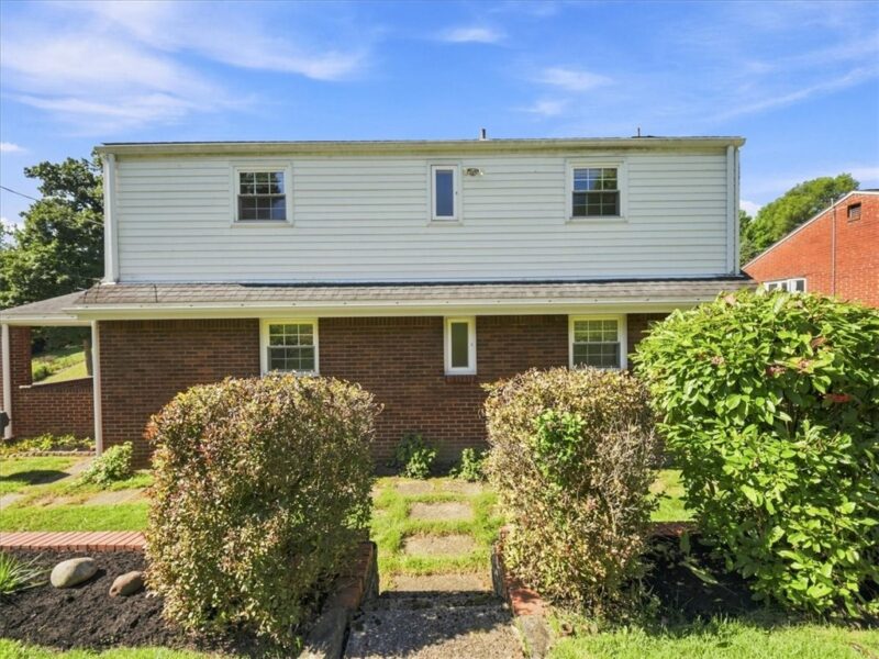 851 Baldwin St — photo 4