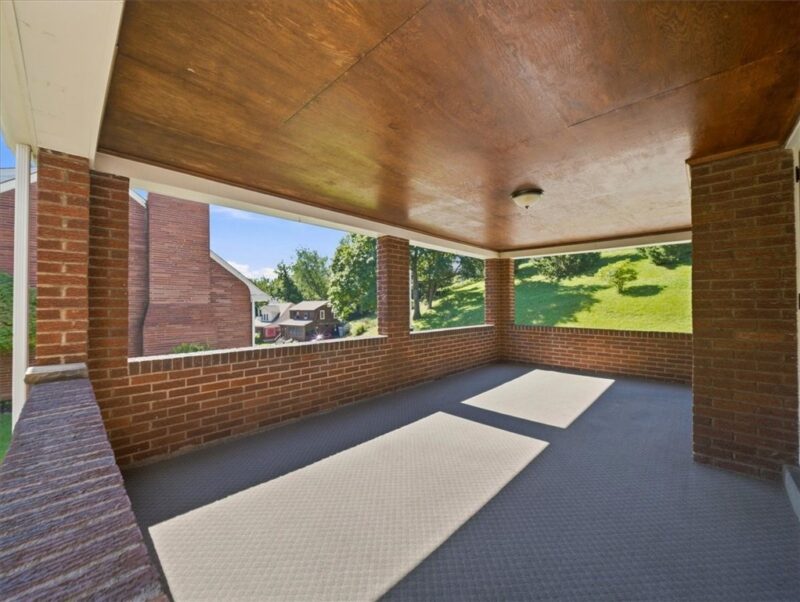 851 Baldwin St — photo 5