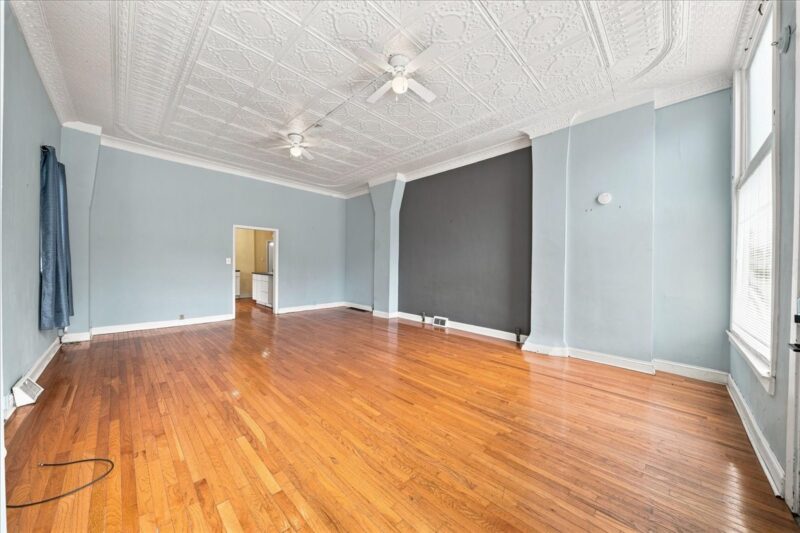 1101 Sarah STREET — photo 3