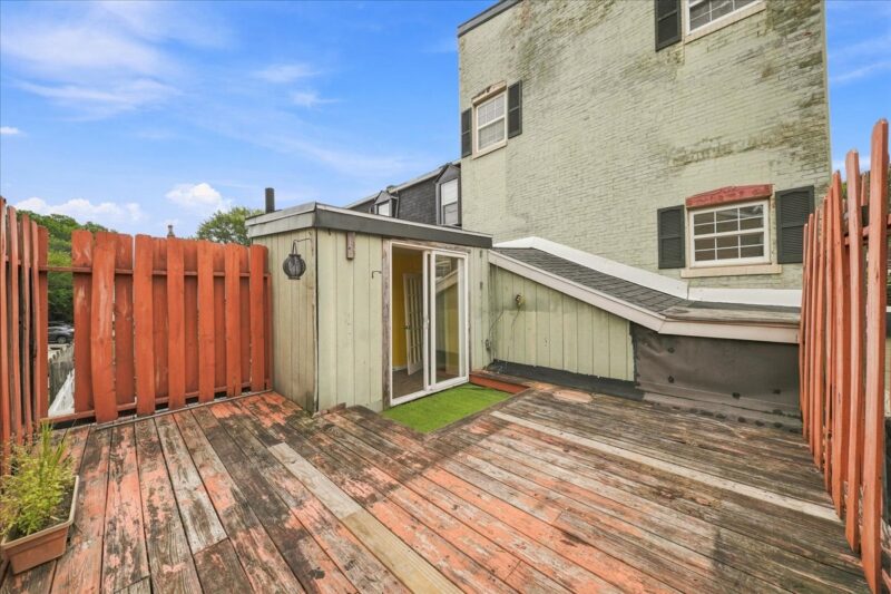1101 Sarah STREET — photo 7
