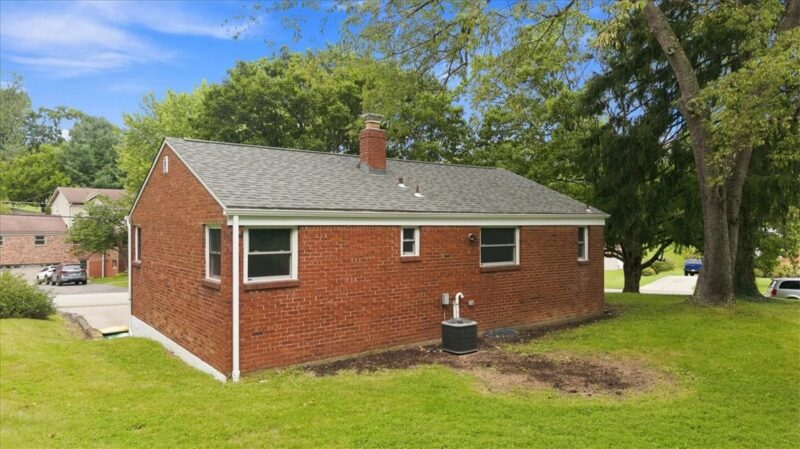 2524 Sylvania Dr — photo 3