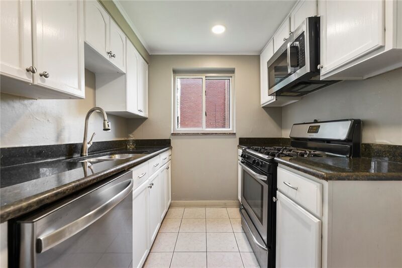 8106 Chaske St — photo 4