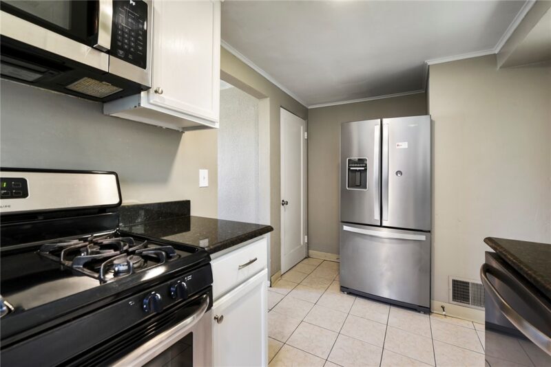 8106 Chaske St — photo 5