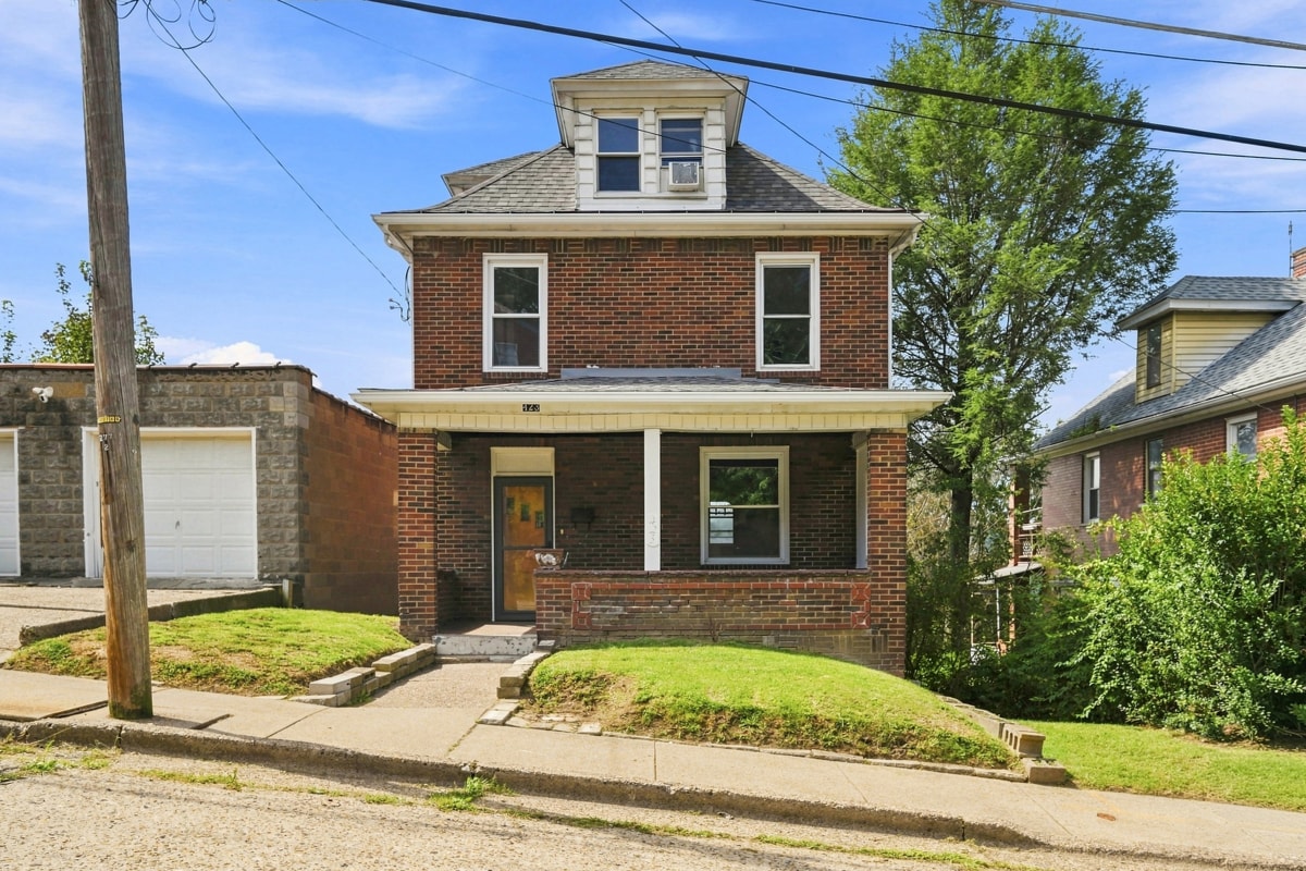 423 Wilson AVENUE — photo 1